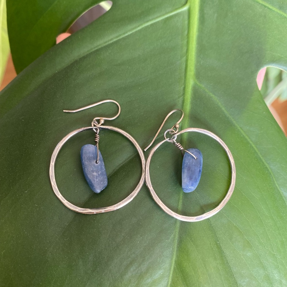 Jennifer Kahn Medium sterling silver hoops blue kyanite